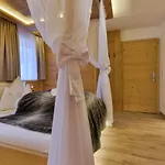 Oberlechtaler Hof Boutique 豪尔兹高