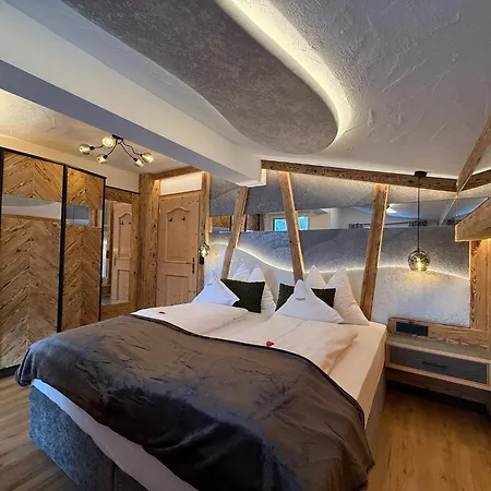 Oberlechtaler Hof Boutique ホテル 4*