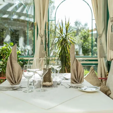 מלון Oberlechtaler Hof Boutique 4*