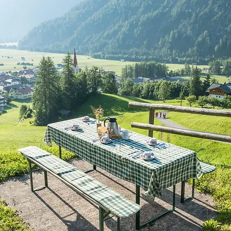 Oberlechtaler Hof Boutique 4* Holzgau