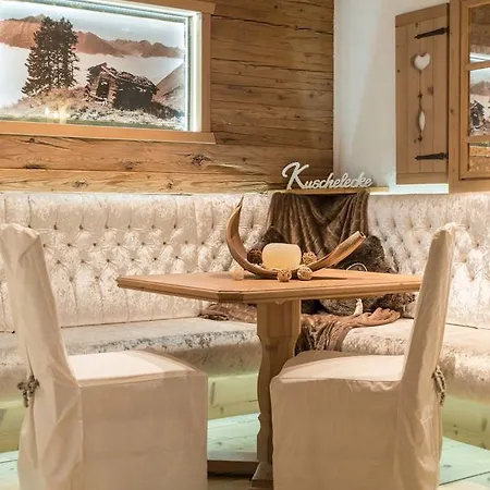 מלון Oberlechtaler Hof Boutique 4*