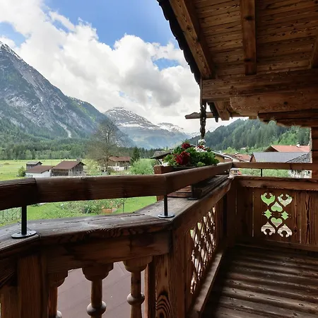 Oberlechtaler Hof Boutique Hotel Holzgau