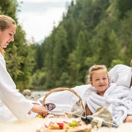 Oberlechtaler Hof Boutique Holzgau