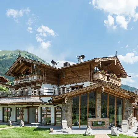 Oberlechtaler Hof Boutique Szálloda Holzgau