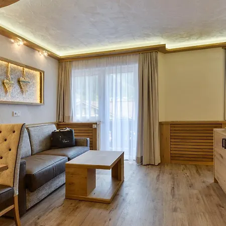 Hotel Oberlechtaler Hof Boutique Holzgau