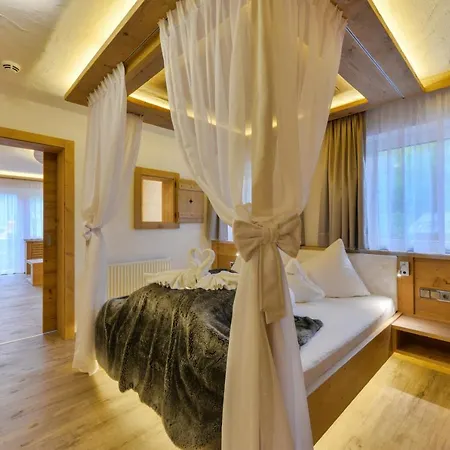 Szálloda Oberlechtaler Hof Boutique Holzgau