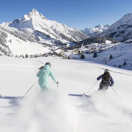 호텔 Oberlechtaler Hof Boutique 4*