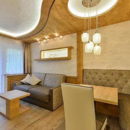 Oberlechtaler Hof Boutique 4* Holzgau