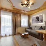 Oberlechtaler Hof Boutique Szálloda Holzgau