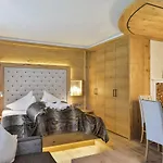 Szálloda Oberlechtaler Hof Boutique 4*