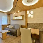 Oberlechtaler Hof Boutique 4* Holzgau
