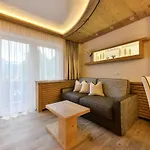 Oberlechtaler Hof Boutique 4* Holzgau