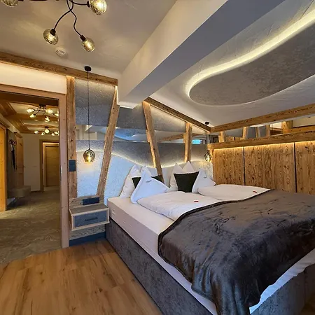Oberlechtaler Hof Boutique 4* Holzgau