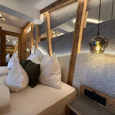 فندق Oberlechtaler Hof Boutique 4*