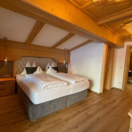 Oberlechtaler Hof Boutique 4* Holzgau