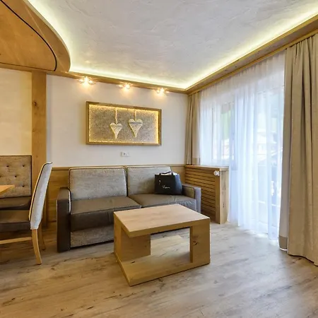 Hotel Oberlechtaler Hof Boutique Holzgau