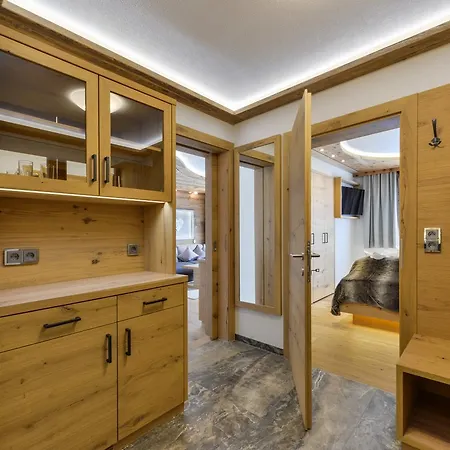 Oberlechtaler Hof Boutique Hotel Holzgau