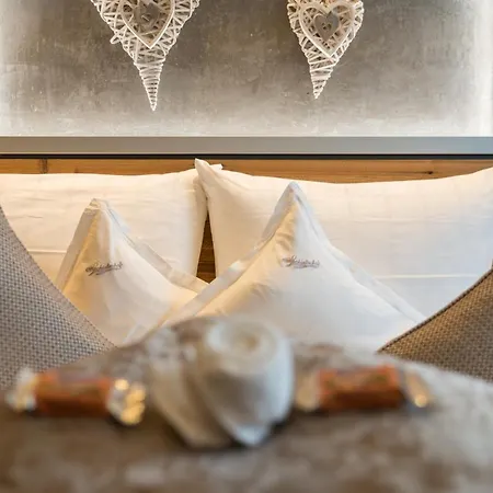 Oberlechtaler Hof Boutique Hotel 4*