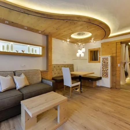 Oberlechtaler Hof Boutique 4* Holzgau
