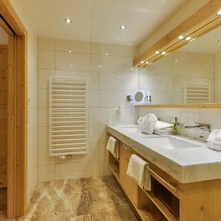 Hotel Oberlechtaler Hof Boutique 4*