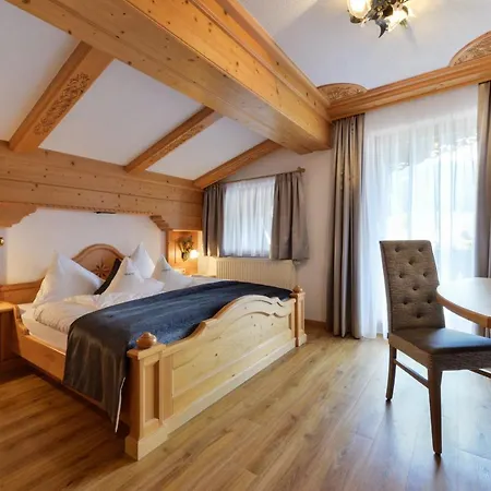 Oberlechtaler Hof Boutique Holzgau
