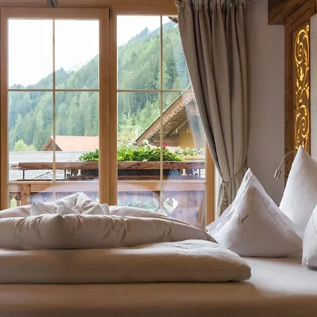 Oberlechtaler Hof Boutique Hotel Holzgau